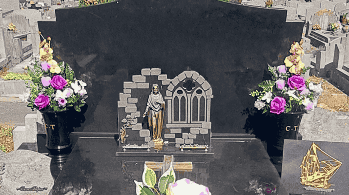 Article funéraire sur monument funéraire à Tyrosse